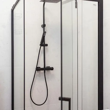 - Rakowicka 14 Street Cracóvia